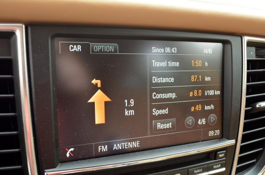 Porsche Panamera S E-Hybrid 2014 года  (фото 13 из 50)